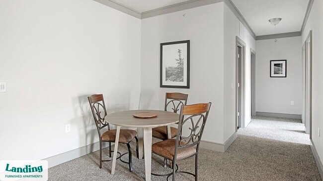Foto del edificio - 4689 Mustang Pkwy