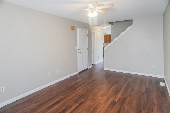 Sala de estar - 3713 S Cramer Cir