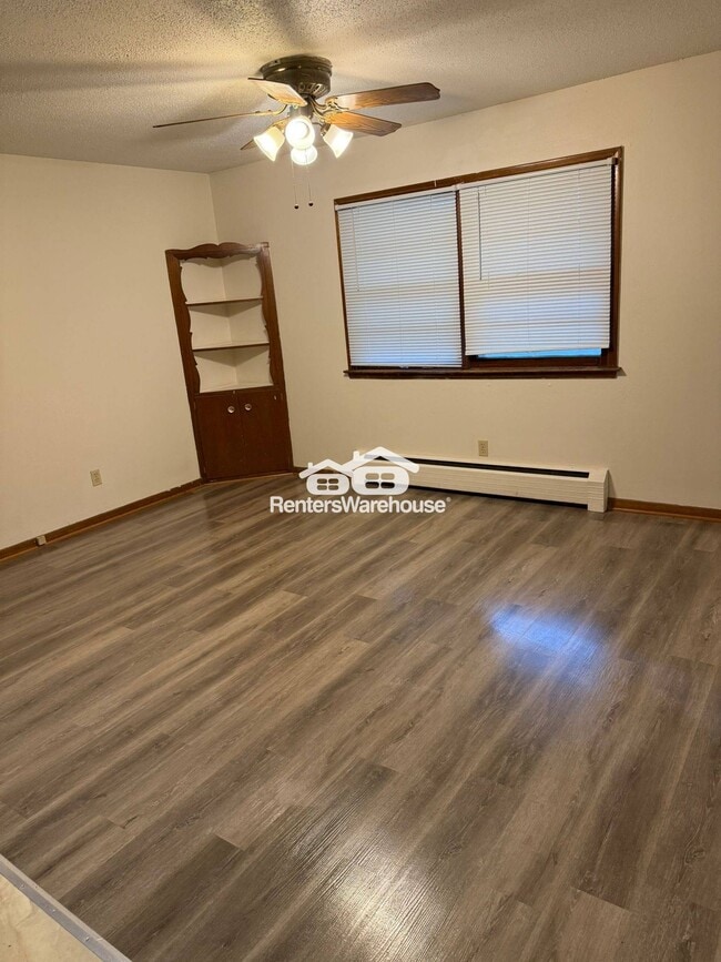 Building Photo - 208 N 11th St