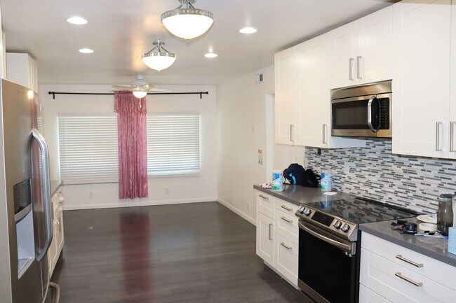 Foto del edificio - Evergreen 3 Bedroom