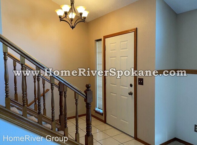 Foto del edificio - 5 br, 3 bath House - 5627 W. Charlene Ct.