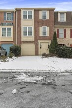 Building Photo - 8033 Hollow Reed Ct