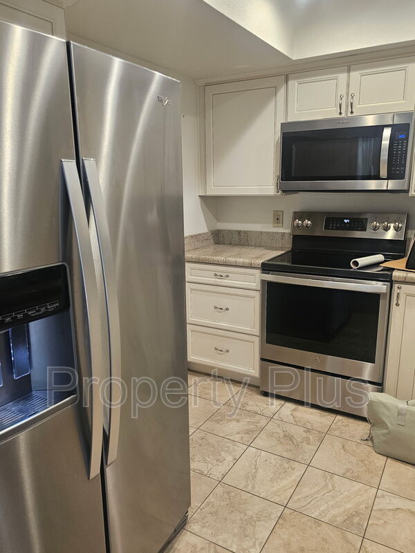 Building Photo - 12244 S Chippewa Dr