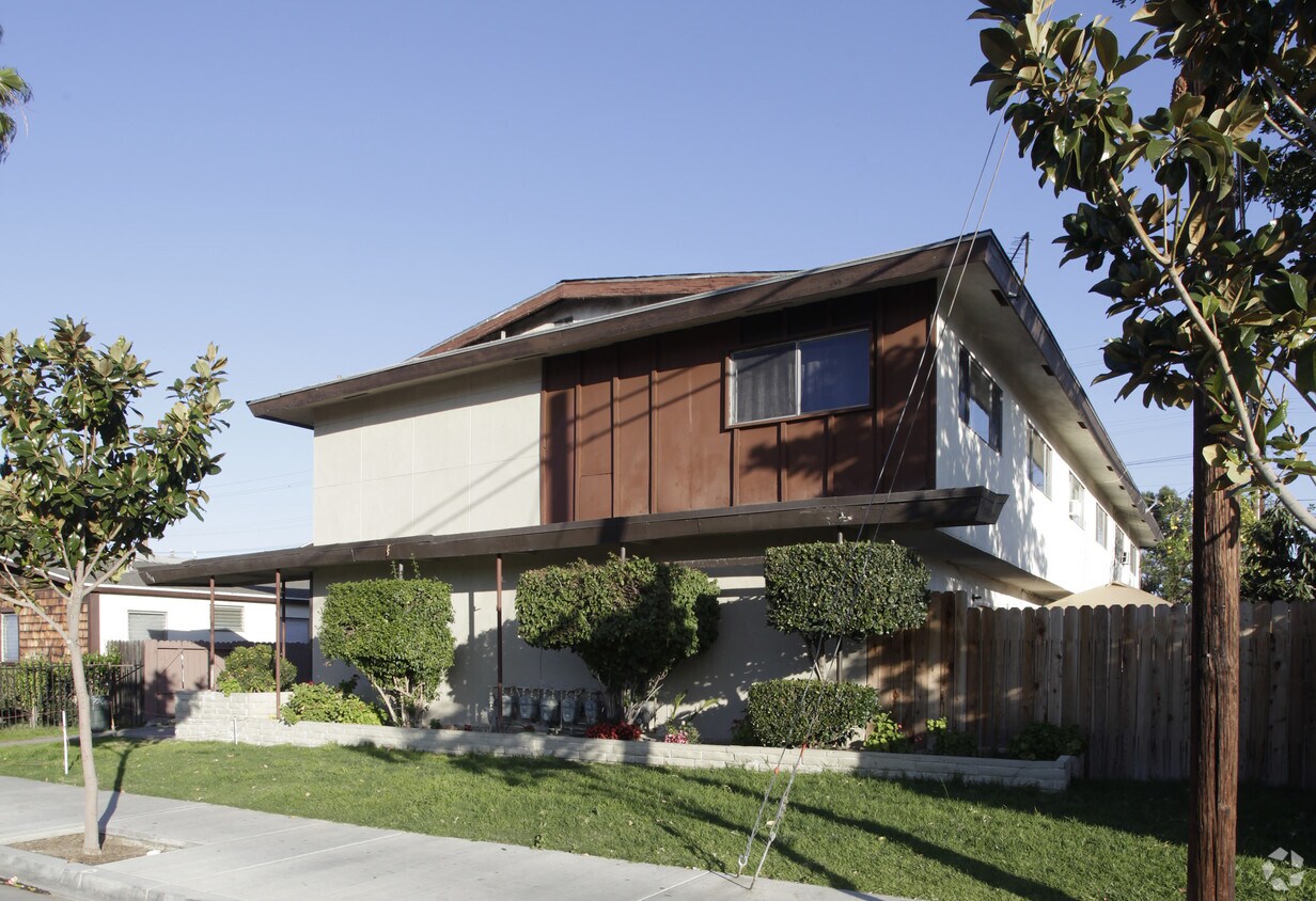 Foto del edificio - 313 W Valencia Dr