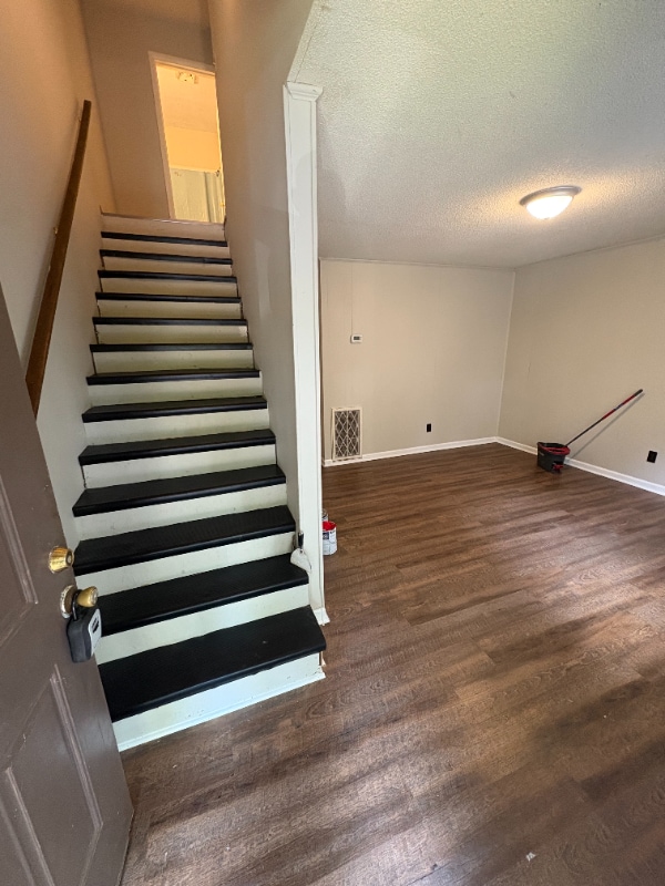 Building Photo - 147 Woodland Dr