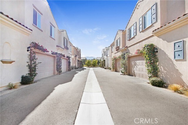 Foto del edificio - 319 Paseo Gusto