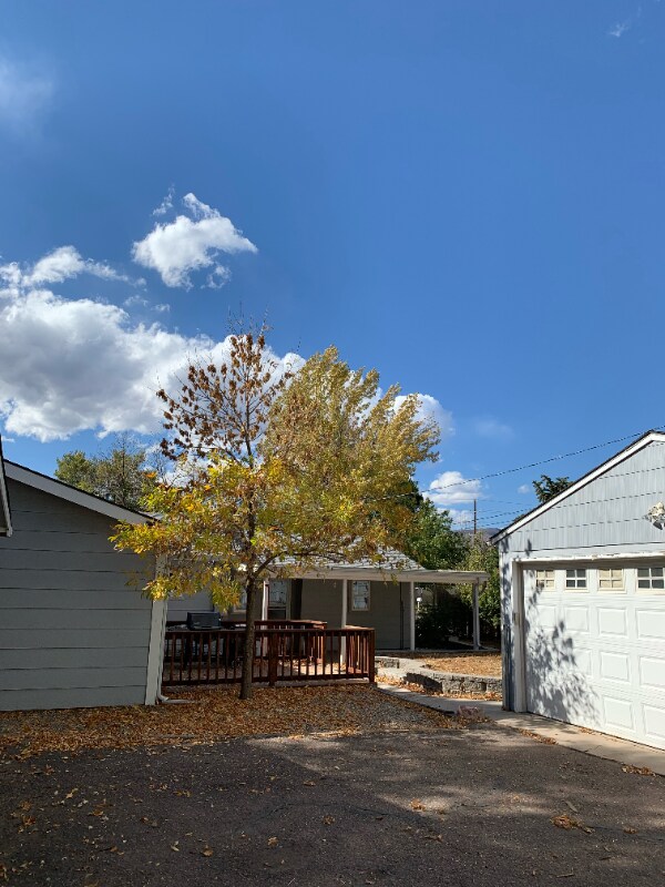 Foto del edificio - 3911 Azalea St