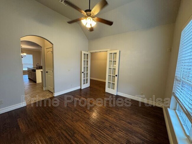 Foto del edificio - 2016 E 135th St S