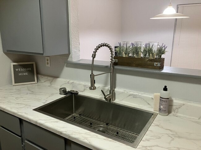 Large deep kitchen sink - 3523 Horizon Lake