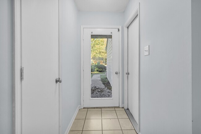 Foto del edificio - 1611 RaceTrack Rd