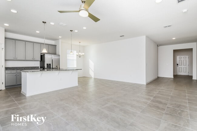 Building Photo - 609 Crown Rose Dr