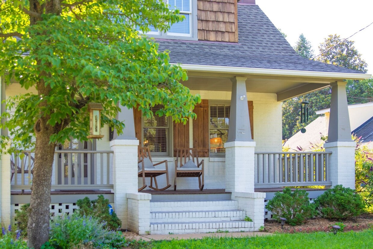 Photo - 2406 Jefferson Park Avenue - Convenient to UVA with a Fenced in Yard!