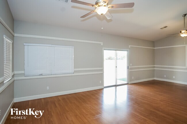 Foto del edificio - 5900 Kane Holly St