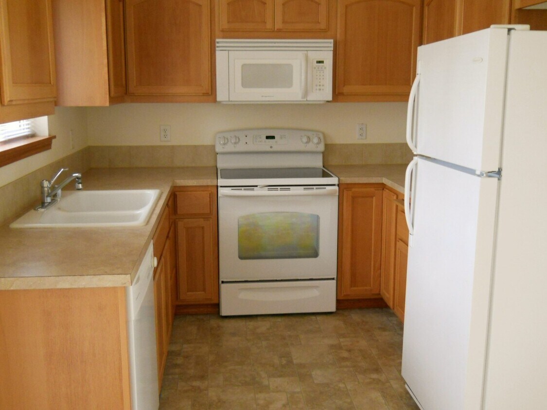 Building Photo - 1201/1205 E. Chantel