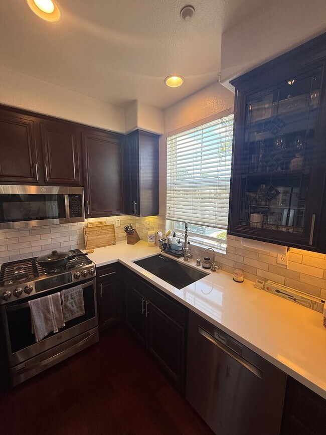 Building Photo - One Of A Kind Town Home in Serra Mesa