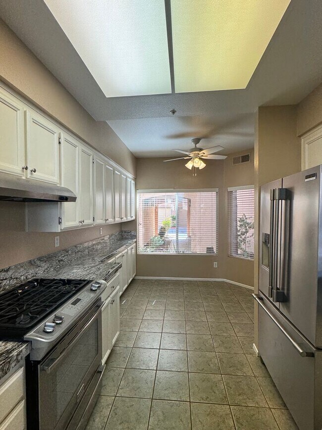 Foto del edificio - Beautifully Upgraded 2 Bed / 2.5 Bath Townhome in Tristan Community – Rancho San Diego