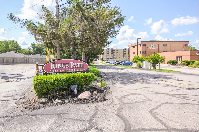 25735 Lorain Rd Unit 418, North Olmsted, OH 44070 Condo for Rent in