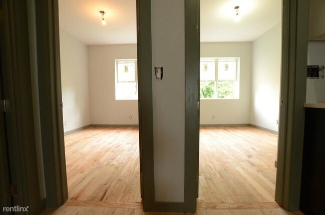 Foto del edificio - 1101 Halsey St