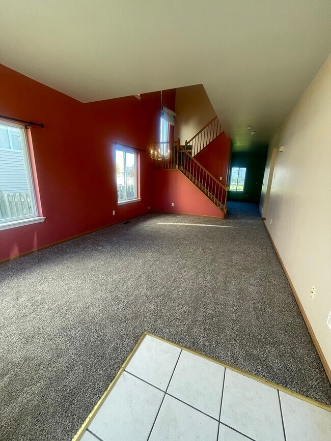 Building Photo - 1718 Raleigh Trail