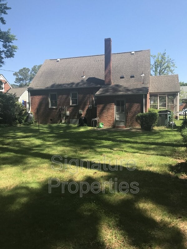 Building Photo - 2421 Wedgewood Ave