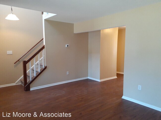 Building Photo - 2 br, 2.5 bath House - 1104 North Green Drive