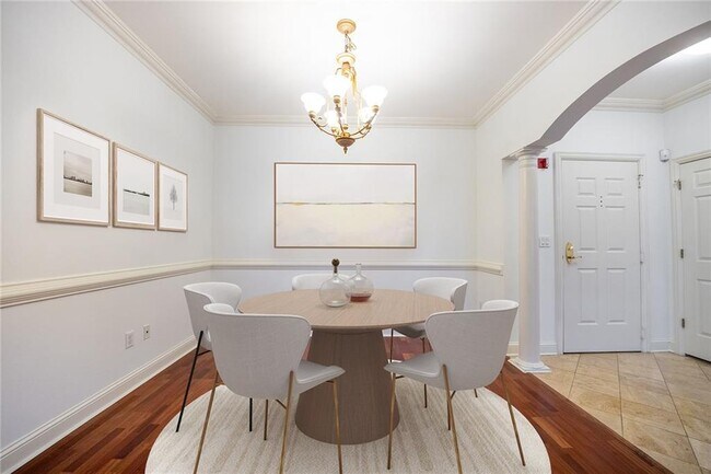 Foto del edificio - 1735 W Peachtree St NE