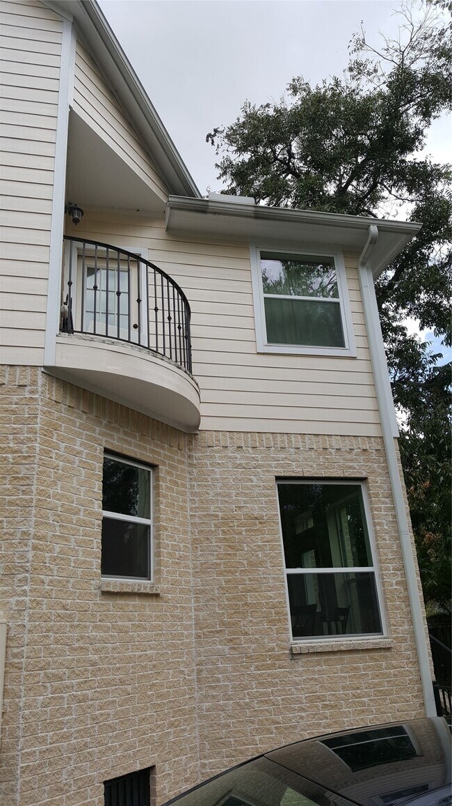 Foto del edificio - 5105 Maple St