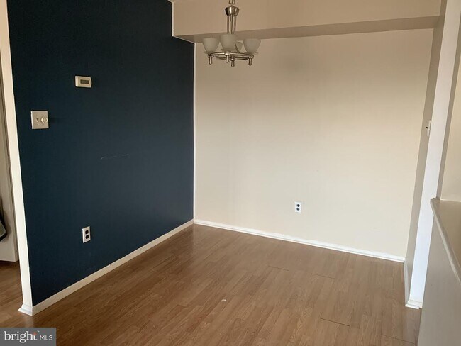 Foto del edificio - 5200 Hilltop Dr