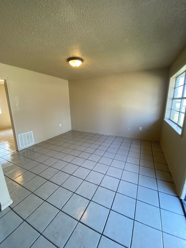 Building Photo - 207 N 37th St