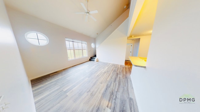 Building Photo - 12967 Townsend Dr