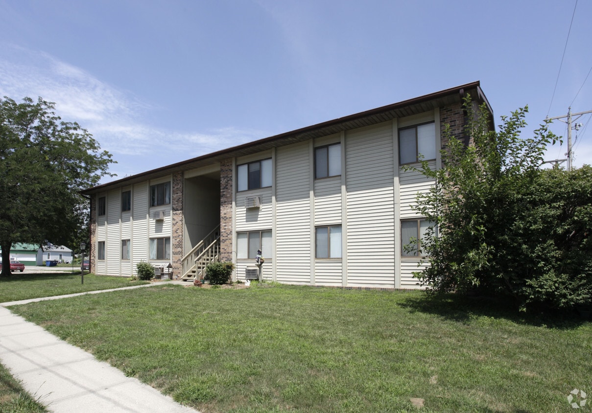 Eaglewood Court Apartments Apartments in Underwood, IA