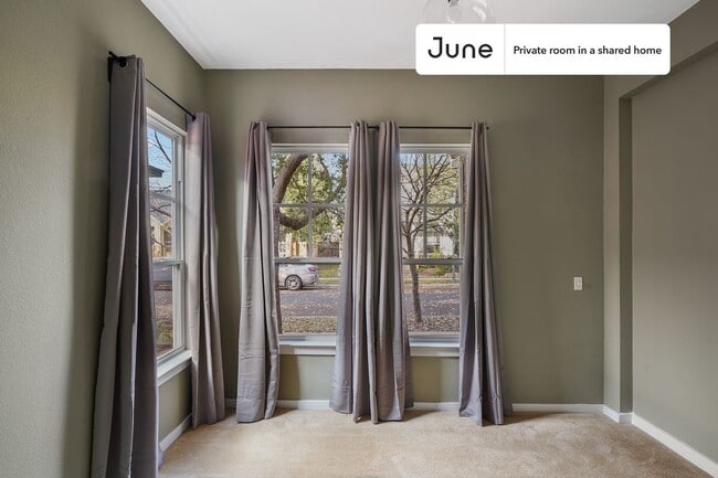 Building Photo - Room in Shared 5 bed/2.5 bath home