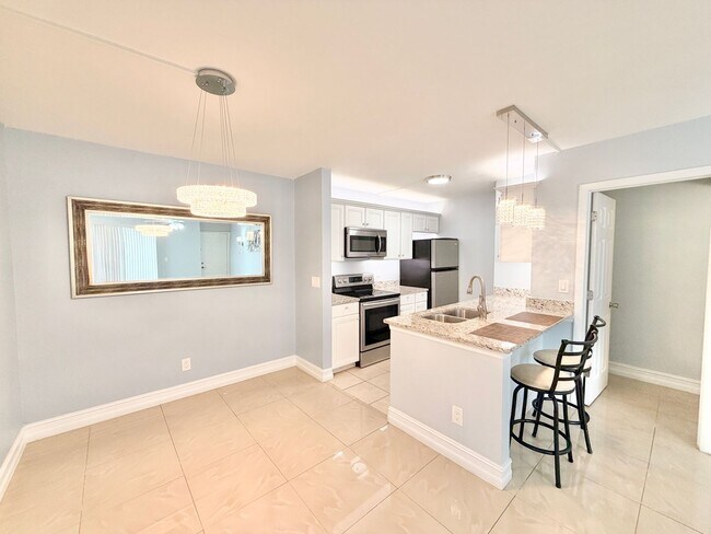 Building Photo - 150 Santa Clara Dr