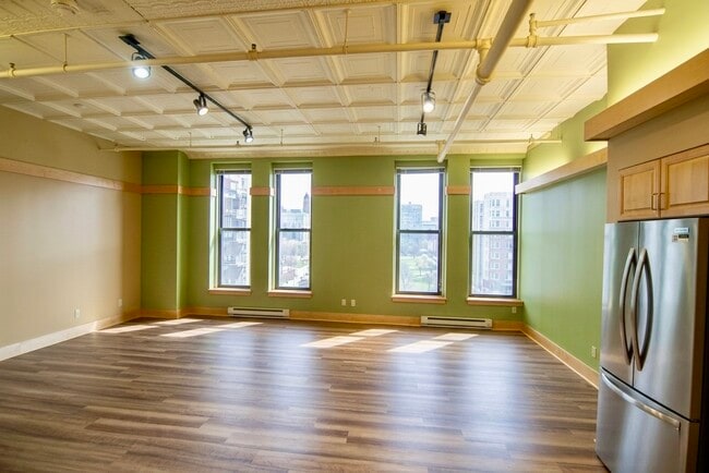 Building Photo - 900 Penn