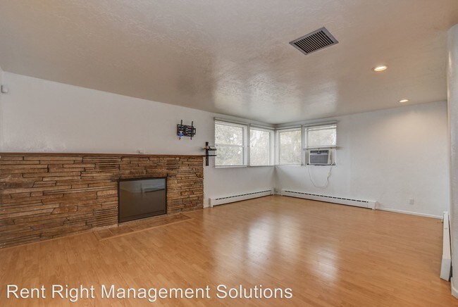 Building Photo - 2 br, 2 bath House - 440 S. Alarcon Street