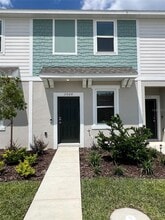 Building Photo - 3068 Skyline Lp