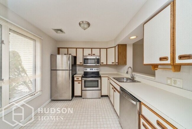Building Photo - NOW AVAILABLE! - 535 S STREET UNIT 12, FIT...