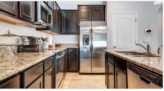 Building Photo - 10424 Red Carpet Ct