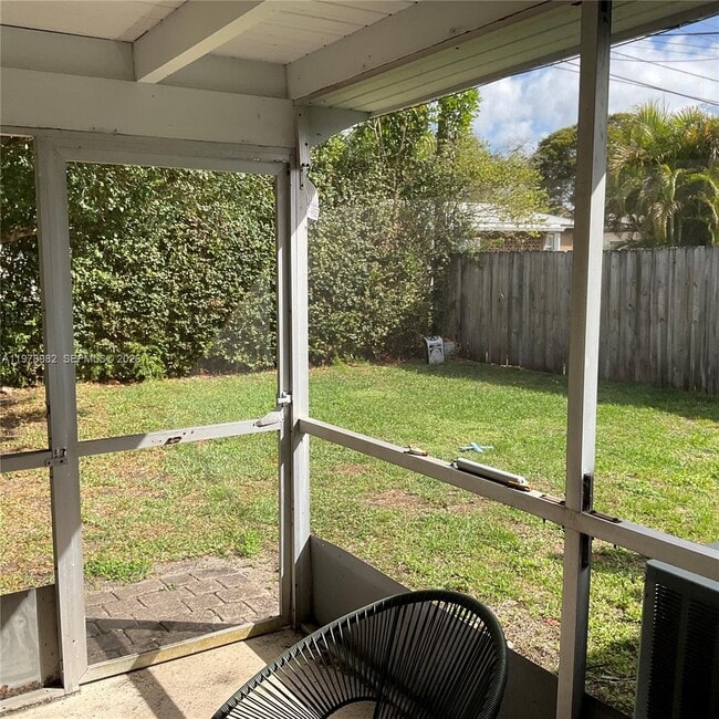 Building Photo - 9469 SW 53rd St