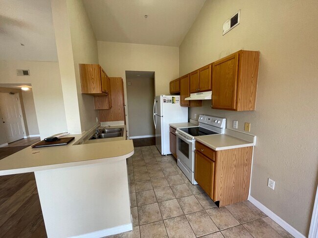 Foto del edificio - ANNUAL RENTAL - 2 BED / 1 BATH AT FAIRWAY PRESERVE