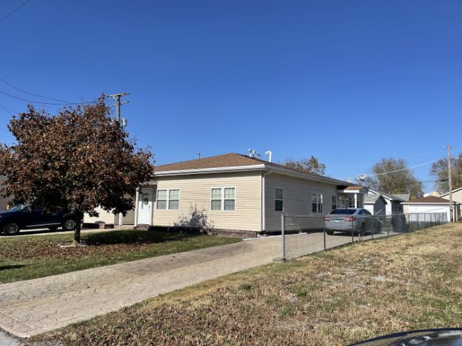 15 E 32nd St, Steger, IL 60475 House Rental in Steger, IL