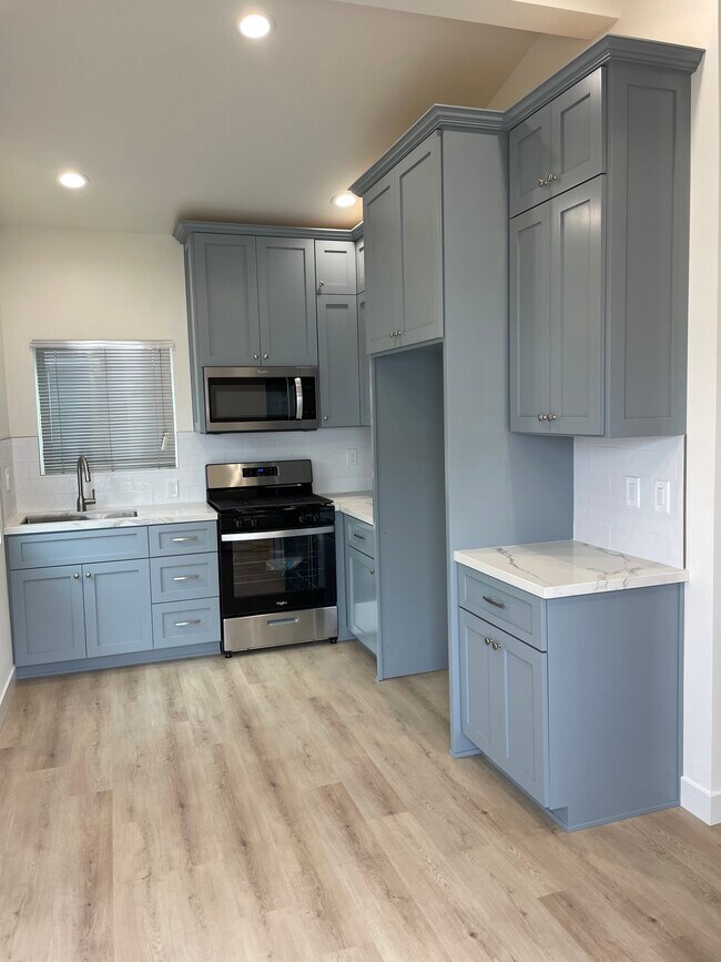 Foto del edificio - 14504 Condon Ave