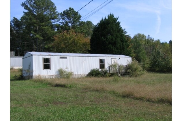 Building Photo - 1546 River Rd