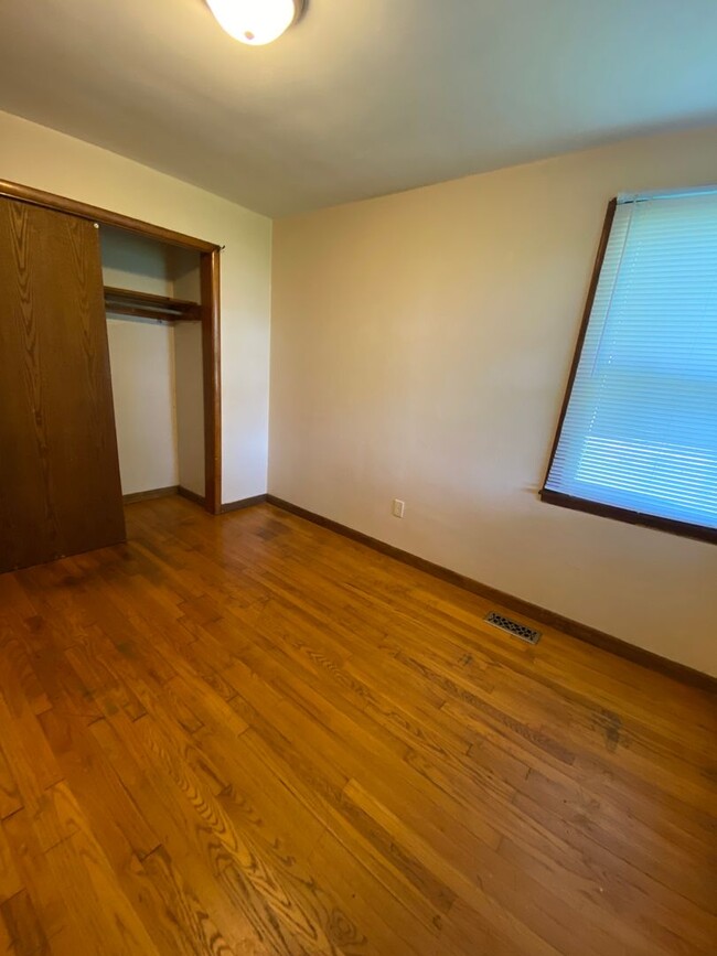 Foto del edificio - 824 W Harvard St