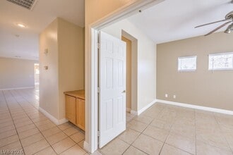Building Photo - 10540 Allthorn Ave