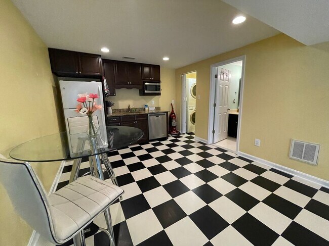 Foto del edificio - 12904 Locksley Ct