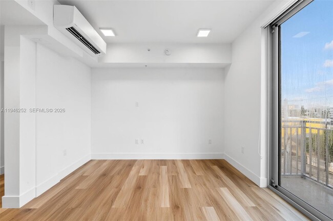 Foto del edificio - 650 SW 1st St