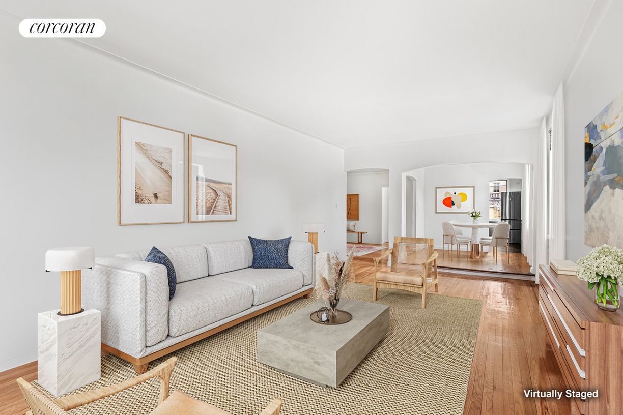 Foto principal - 310 W 55th St