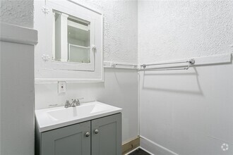 Building Photo - 85 Mapledale St