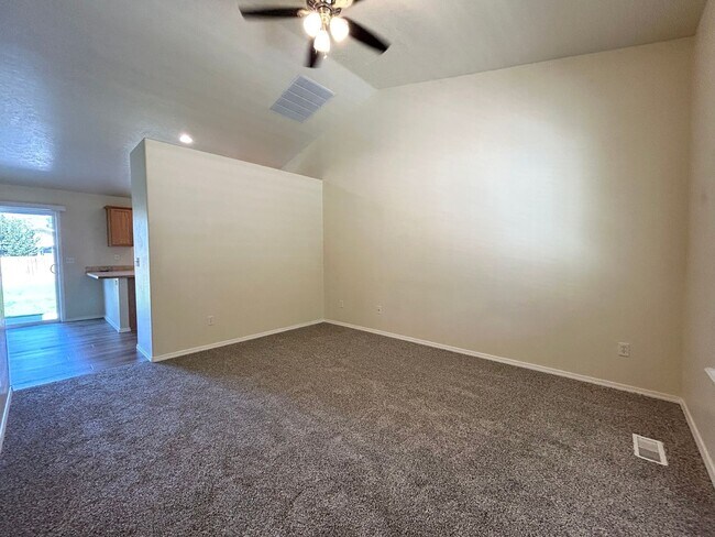 Building Photo - Boise Home in Forest Glen Subdivision | $6...